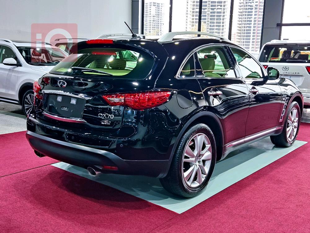 انفنتي QX70